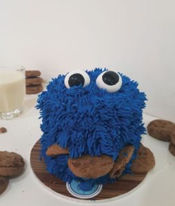 Cookie monster cake
