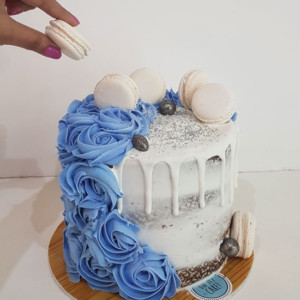 Rose cascade cake