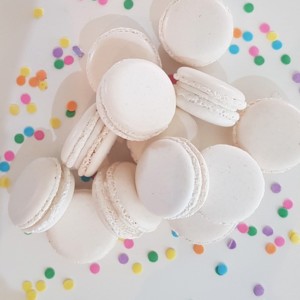 Vanilla macaron