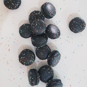 Choc chip cookie dough macaron