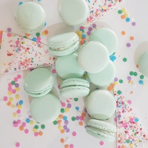 Pistachio macaron