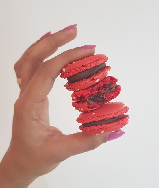Chilli chocolate macaron