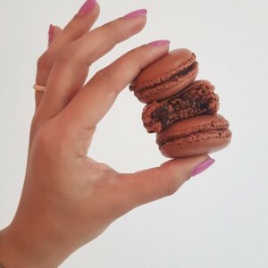 Chocolate macaron
