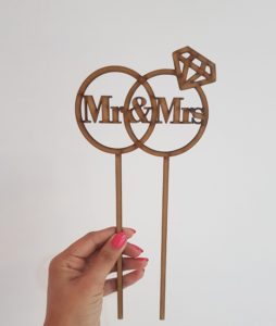 Skinny numeral 0 laser-cut topper