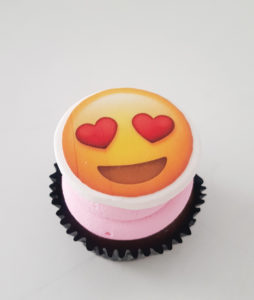 Love emoji cupcake