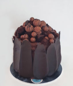 Chocolate volcano cake