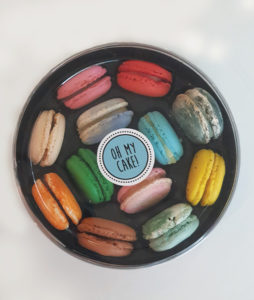 Assorted box of 12 macarons