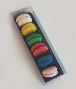 Assorted box of 6 macarons