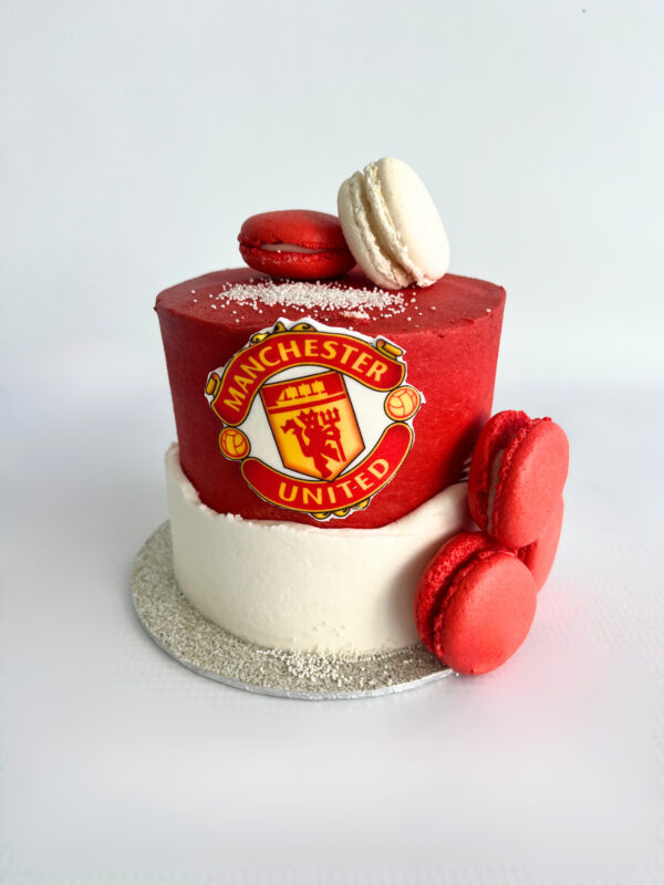 Manchester United-inspired cake