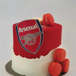 Arsenal-inspired cake