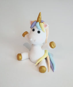 Baby unicorn topper