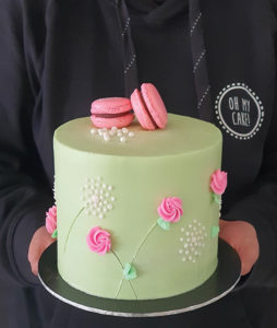 Roses & dandelions cake