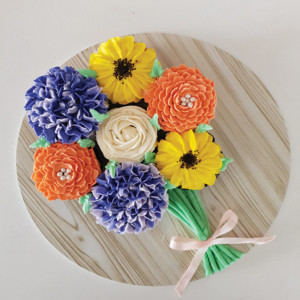 Spring cupcake bouquet