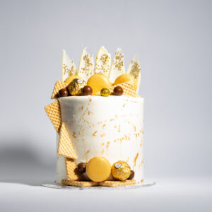 Golden Wafer Cake | Image | Oh My Cake | Bakery in Fourways South Africa | Cakes | Macarons | Cupcakes