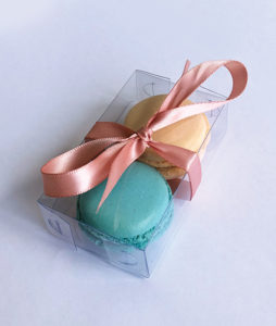Gift box of 2 macarons