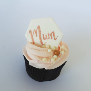 Peronalised Mother's Day cupcake