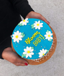 Dainty Daisy Cake