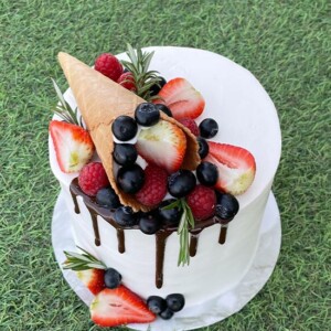 Festive Berry Cake