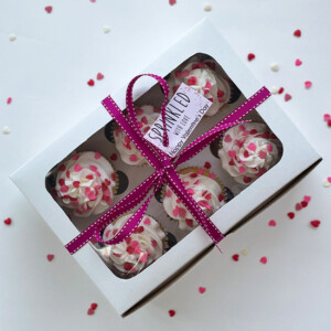 gift box of 6 valentine's cupcakes