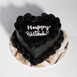 Vintage Heart Cake in Black | Image | Oh My Cake | Bakery in Fourways South Africa | Cakes | Macarons | Cupcakes