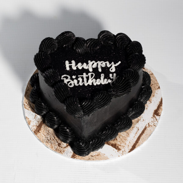 Vintage Heart Cake in Black