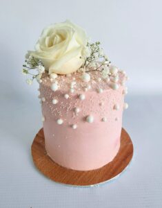 pearl and rose cake