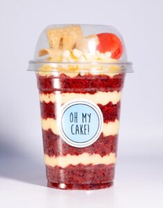 Personalised gourmet cake cups created by OhMyCake.