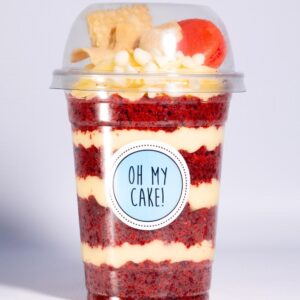 Personalised gourmet cake cups created by OhMyCake.