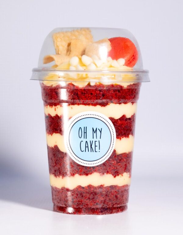 Personalised gourmet cake cups created by OhMyCake.