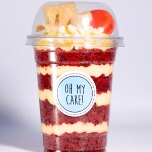 Personalised gourmet cake cups created by OhMyCake.