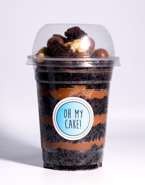 Personalised gourmet cake cups created by OhMyCake.