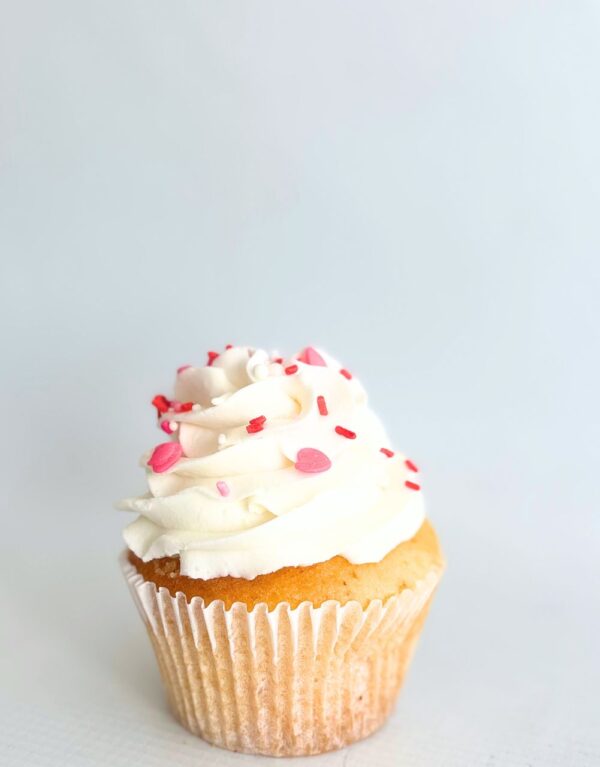 Gift box of 6 valentine's cupcakes - Image 3