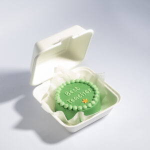 Best Teacher Lunchbox Cake | Image | Oh My Cake | Bakery in Fourways South Africa | Cakes | Macarons | Cupcakes