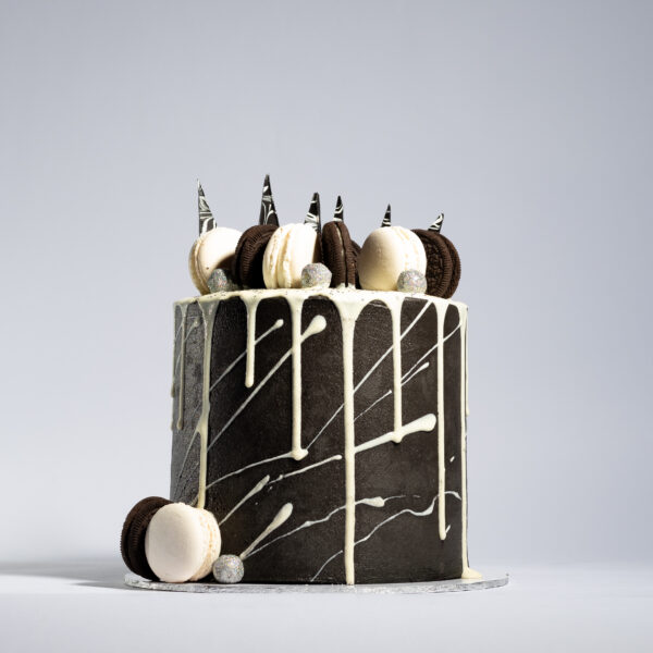 Black & white & fancy all over cake