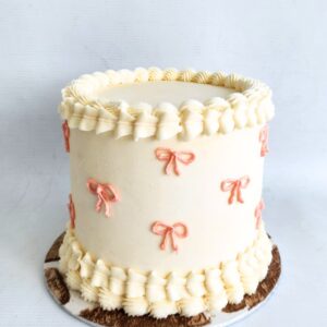 Blissful Bows Cake | Image | Oh My Cake | Bakery in Fourways South Africa | Cakes | Macarons | Cupcakes