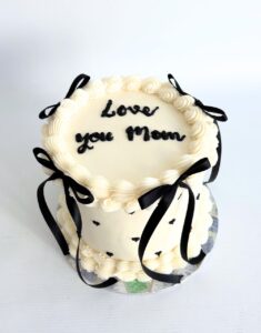 Vintage Ribbons Hearts Cake | Image | Oh My Cake | Bakery in Fourways South Africa | Cakes | Macarons | Cupcakes