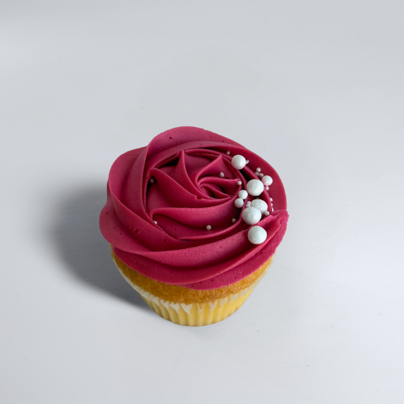 Roses & Pearls Cupcake